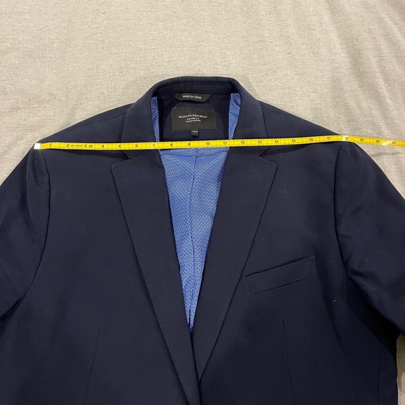 Banana Republic Blazer in Navy Blue - Picture 11 of 16